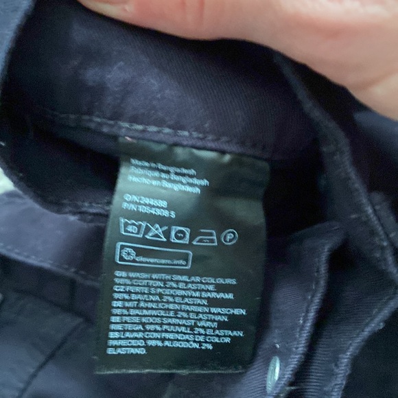 H & M Slim Fit Black shorts NWOT - Picture 4 of 8